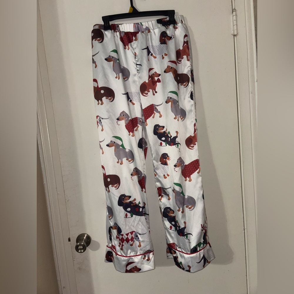Sheshow satin wiener dog Print Pajamas - White